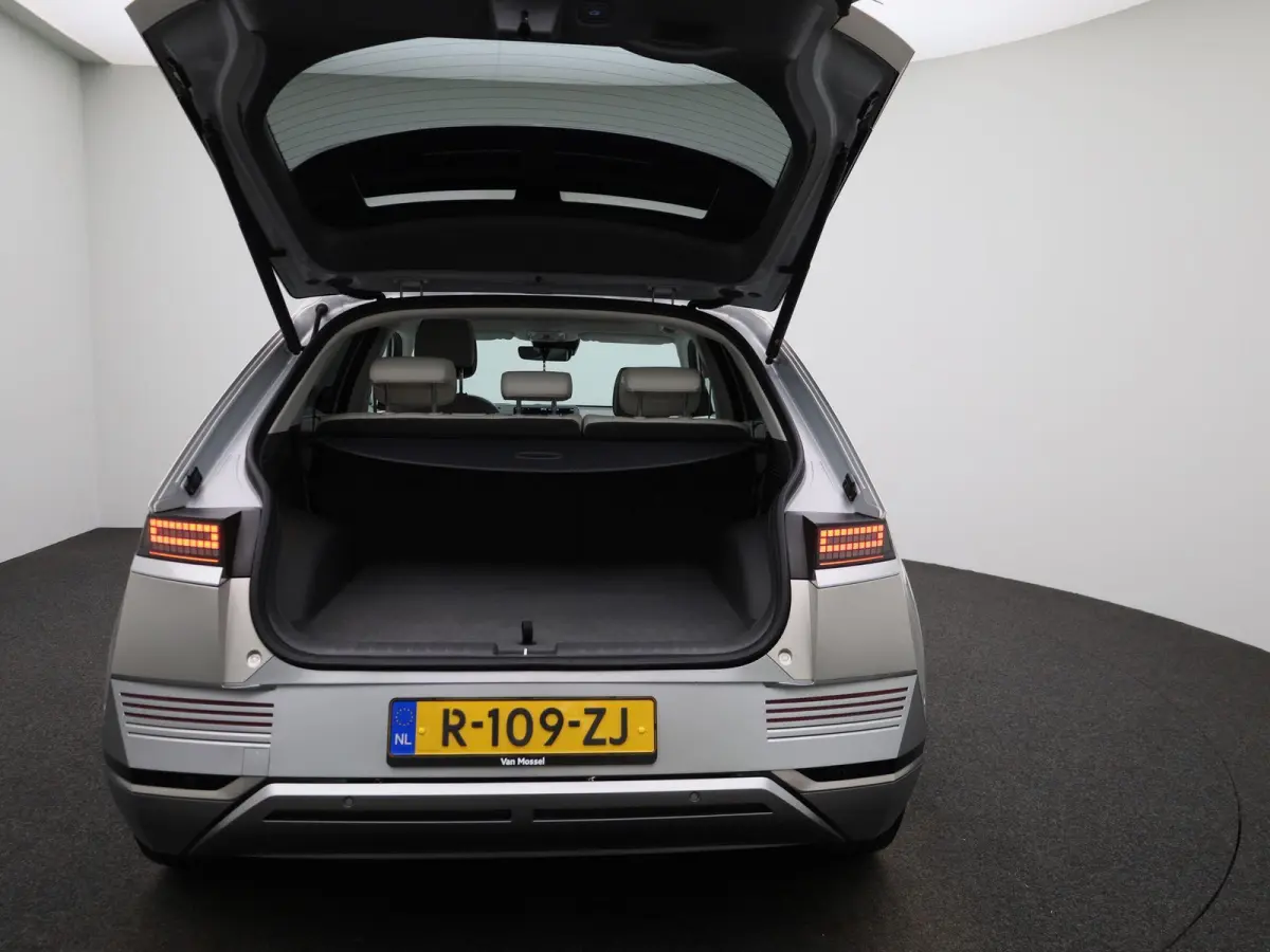 Lounge 73kWh