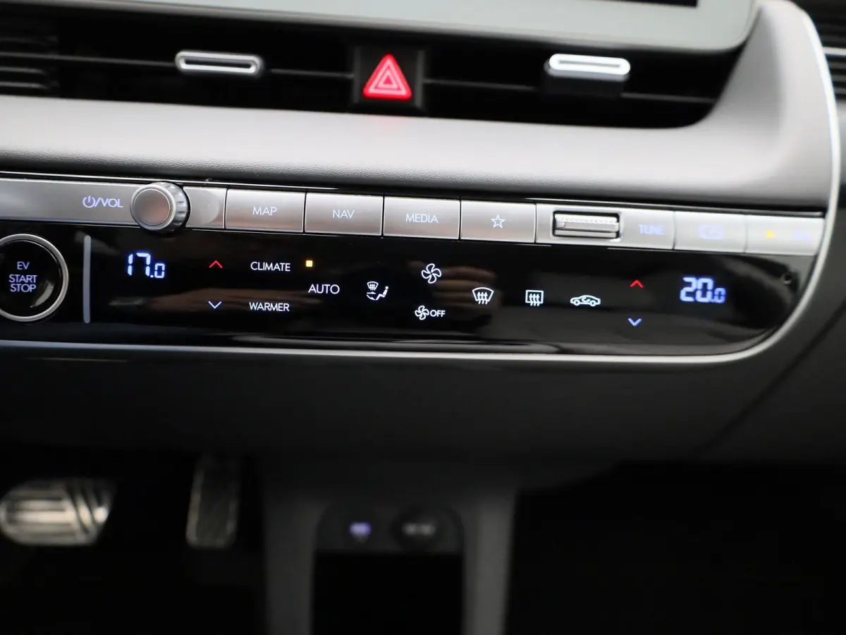 Lounge 73kWh