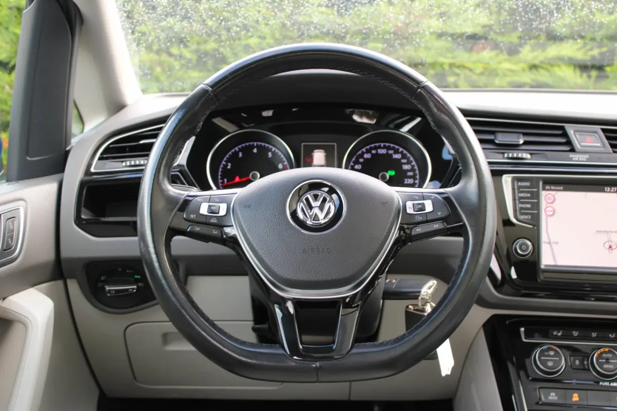 1.4 TSI Highline DSG Panoramadak Trekhaak AllSeason !!NIEUWBINNEN!!