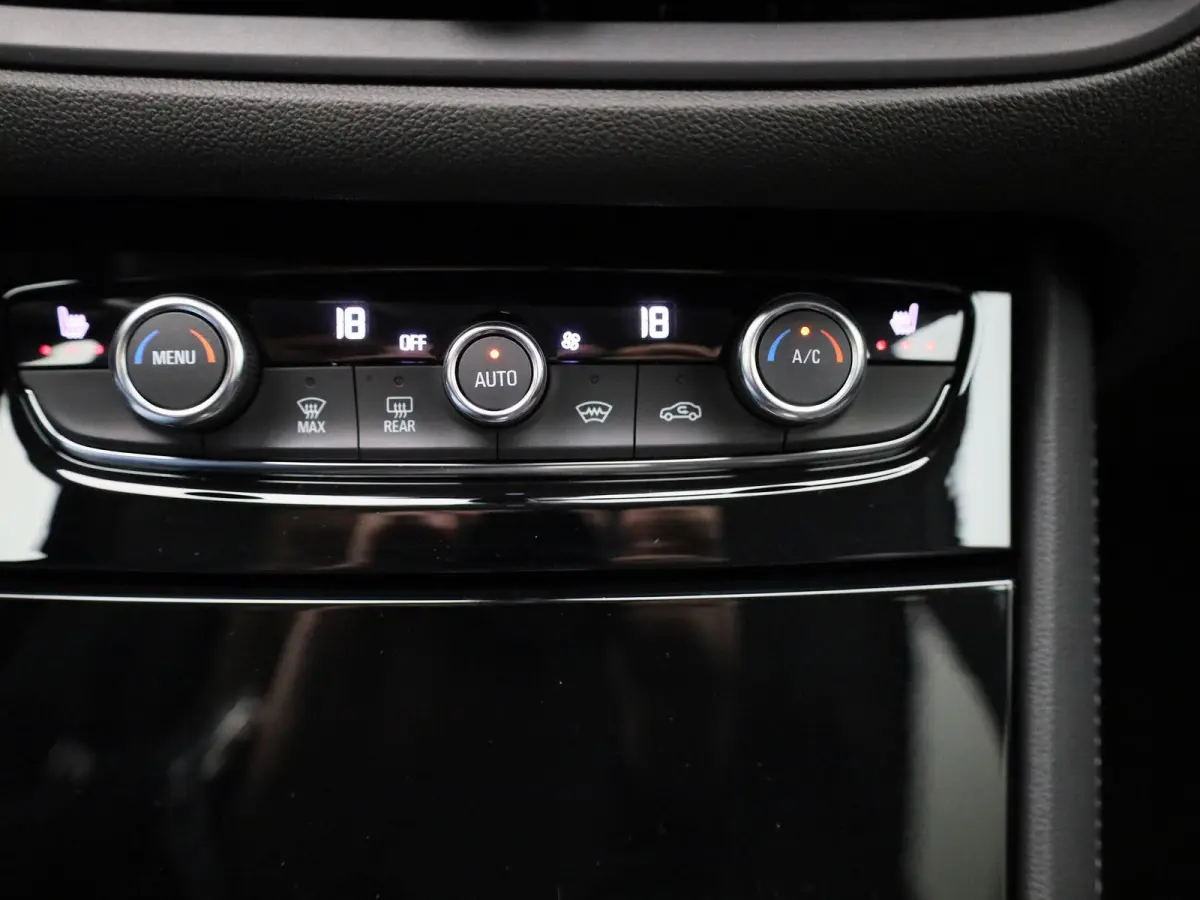 1.2 Turbo GS Line | APPLE ANDROID CARPLAY | NAVIGATIE | KEYLESS START/GO | LICHTMETALEN VELGEN |