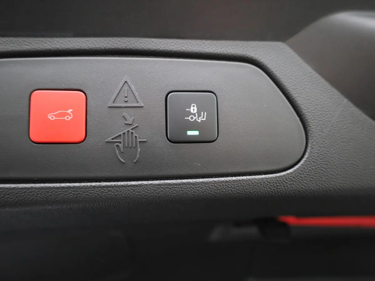 1.2 Turbo GS Line | APPLE ANDROID CARPLAY | NAVIGATIE | KEYLESS START/GO | LICHTMETALEN VELGEN |