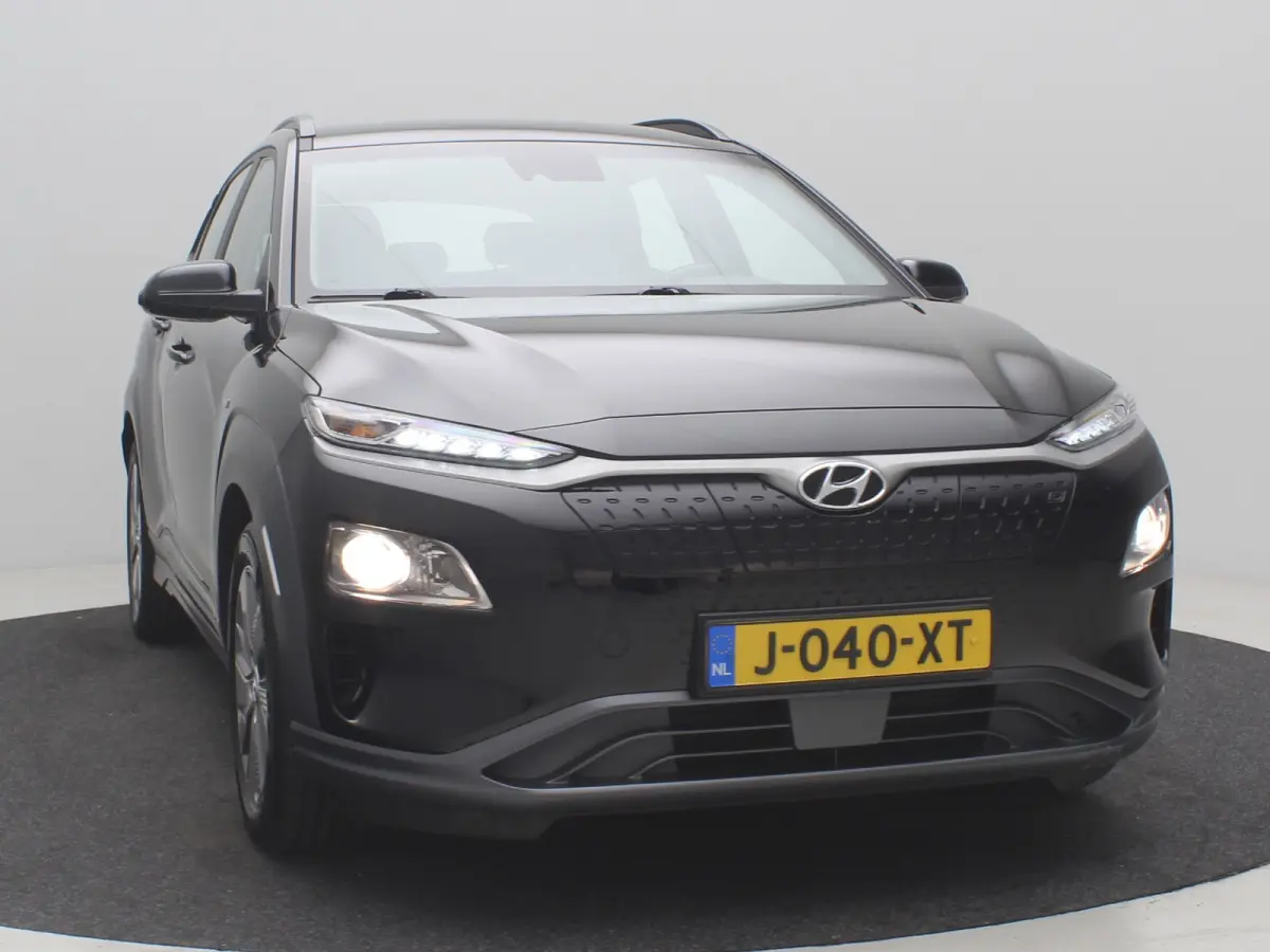 EV Comfort 64 kWh SOH 96,6% | Achteruitrijcamera | Airco (automatisch) | Apple Carplay/Android Auto|telefoonintegratie premium