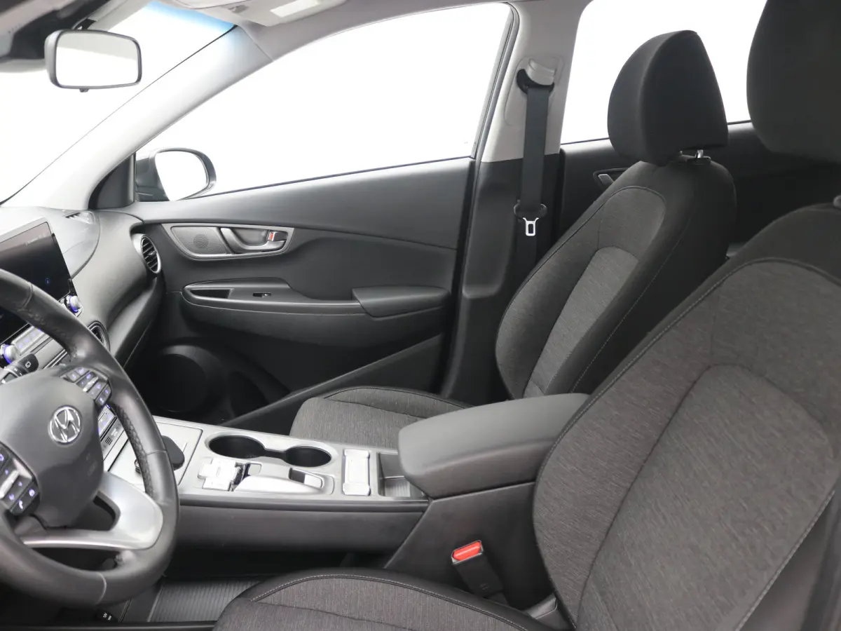 EV Comfort 64 kWh SOH 96,6% | Achteruitrijcamera | Airco (automatisch) | Apple Carplay/Android Auto|telefoonintegratie premium