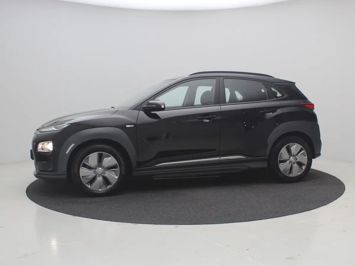 EV Comfort 64 kWh SOH 96,6% | Achteruitrijcamera | Airco (automatisch) | Apple Carplay/Android Auto|telefoonintegratie premium