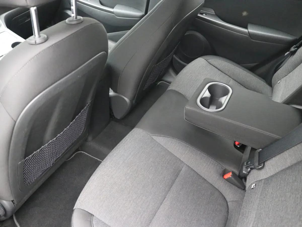 EV Comfort 64 kWh SOH 96,6% | Achteruitrijcamera | Airco (automatisch) | Apple Carplay/Android Auto|telefoonintegratie premium