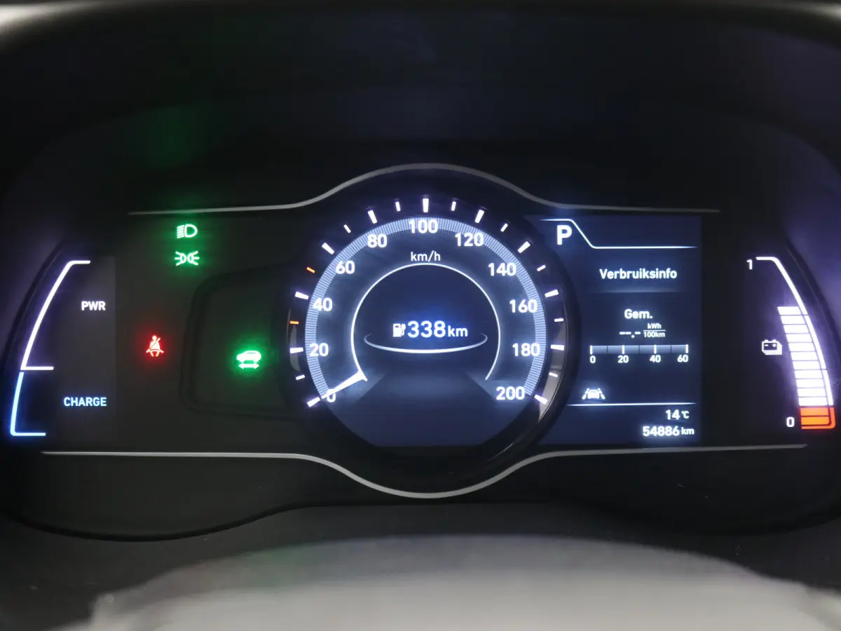 EV Comfort 64 kWh SOH 96,6% | Achteruitrijcamera | Airco (automatisch) | Apple Carplay/Android Auto|telefoonintegratie premium