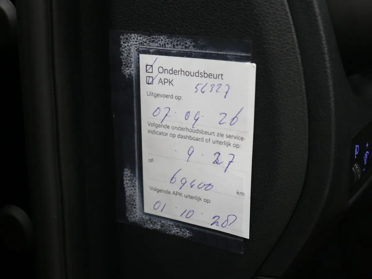 EV Comfort 64 kWh SOH 96,6% | Achteruitrijcamera | Airco (automatisch) | Apple Carplay/Android Auto|telefoonintegratie premium