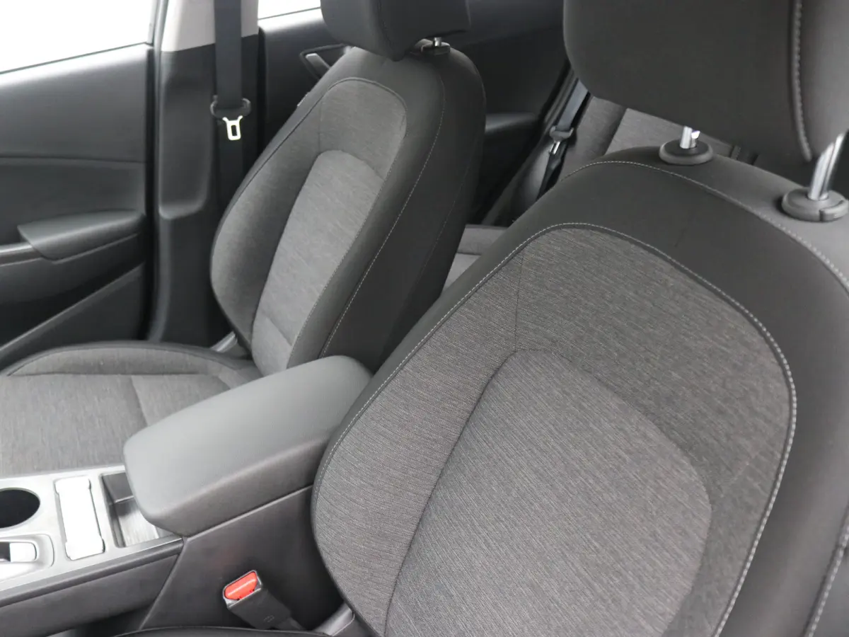 EV Comfort 64 kWh SOH 96,6% | Achteruitrijcamera | Airco (automatisch) | Apple Carplay/Android Auto|telefoonintegratie premium
