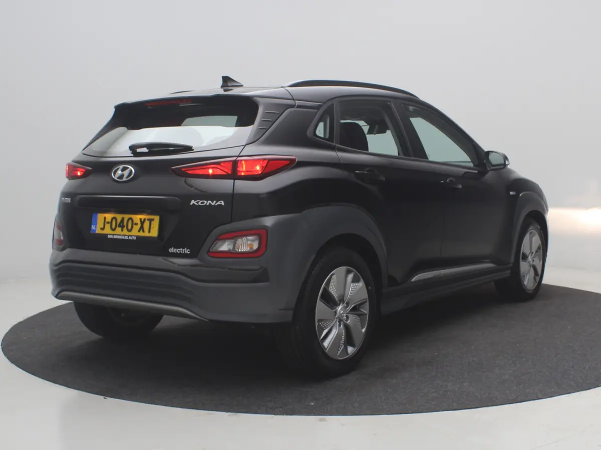 EV Comfort 64 kWh SOH 96,6% | Achteruitrijcamera | Airco (automatisch) | Apple Carplay/Android Auto|telefoonintegratie premium