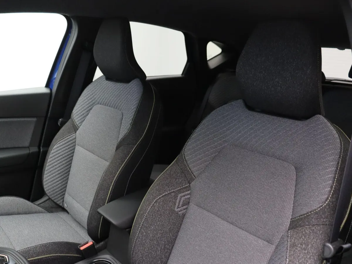 1.8 E-Tech full hybrid 160pk techno | Vijf jaar garantie | Stoel- en stuurwielverwarming | Achteruitrijcamera | Apple Carplay / Android Auto |