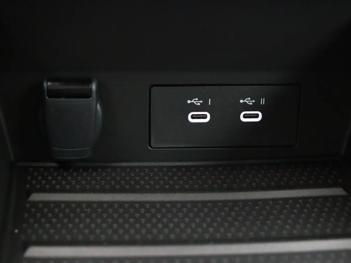 1.8 E-Tech full hybrid 160pk techno | Vijf jaar garantie | Stoel- en stuurwielverwarming | Achteruitrijcamera | Apple Carplay / Android Auto |