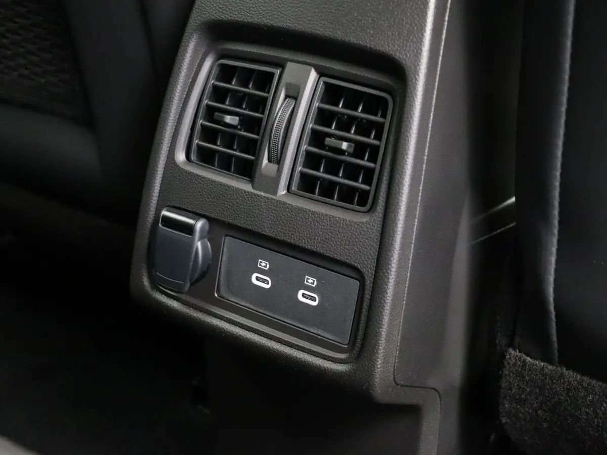 1.8 E-Tech full hybrid 160pk techno | Vijf jaar garantie | Stoel- en stuurwielverwarming | Achteruitrijcamera | Apple Carplay / Android Auto |