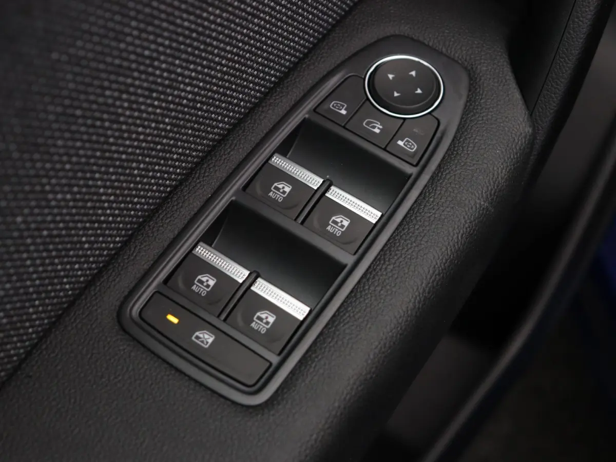 1.8 E-Tech full hybrid 160pk techno | Vijf jaar garantie | Stoel- en stuurwielverwarming | Achteruitrijcamera | Apple Carplay / Android Auto |