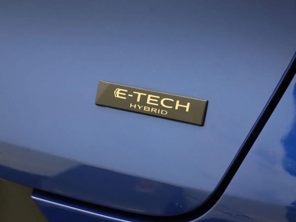 1.8 E-Tech full hybrid 160pk techno | Vijf jaar garantie | Stoel- en stuurwielverwarming | Achteruitrijcamera | Apple Carplay / Android Auto |