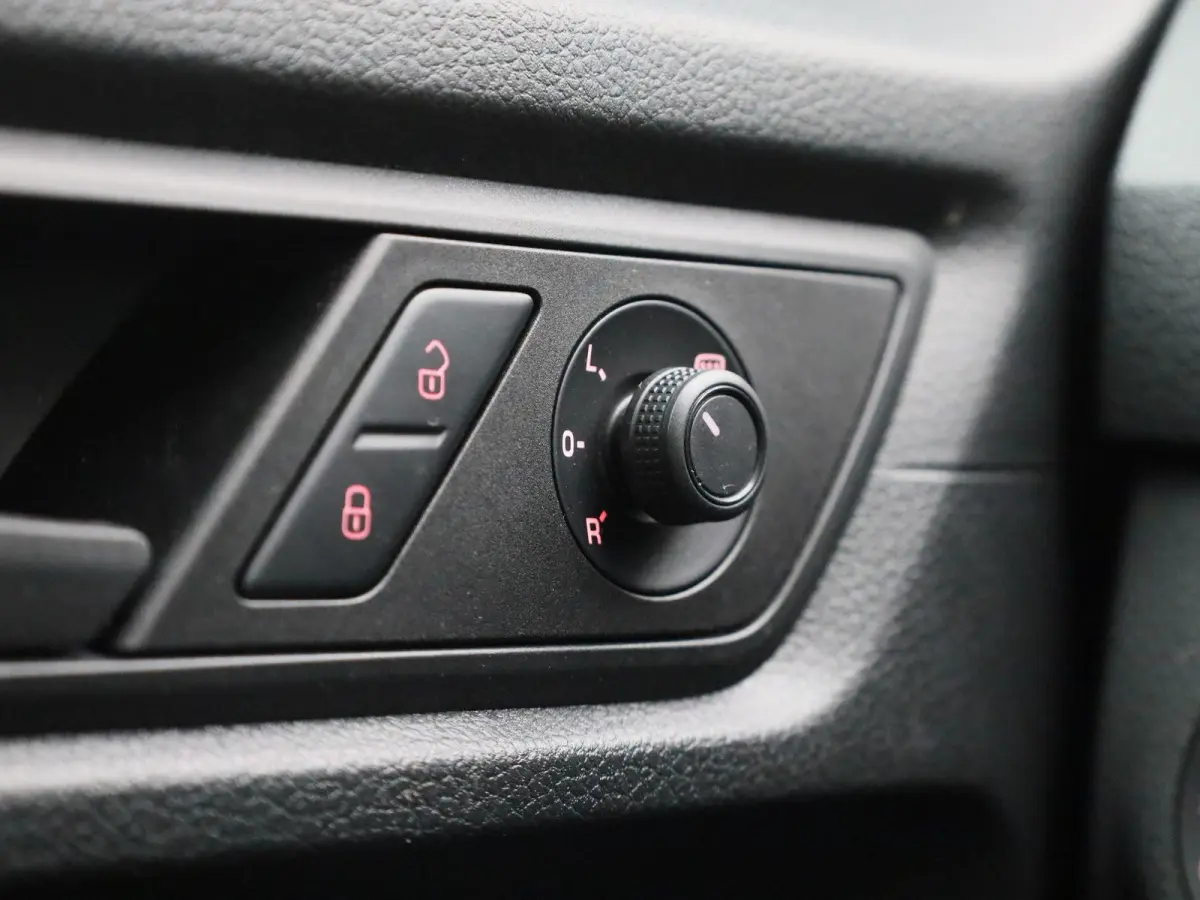 2.0 TDI L2H1 Maxi 102PK | Automaat | Trekhaak | Navigatie | Multifunctioneel Stuurwiel | Airco | Adaptive Cruise Control | App-Connect | DAB+ | Parkeersensoren Achter |