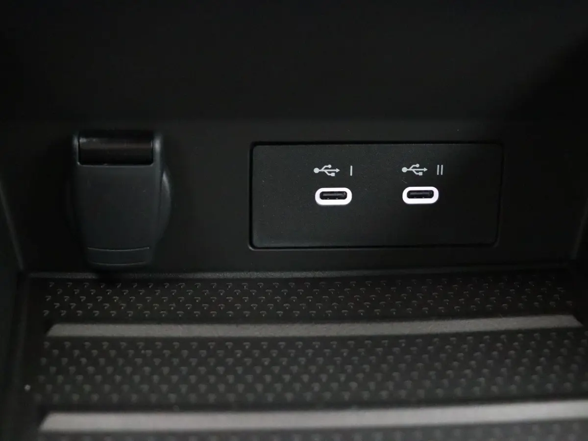 1.8 E-Tech full hybrid 160pk techno | Vijf jaar garantie | Stoel- en stuurwielverwarming | Achteruitrijcamera | Apple Carplay / Android Auto |