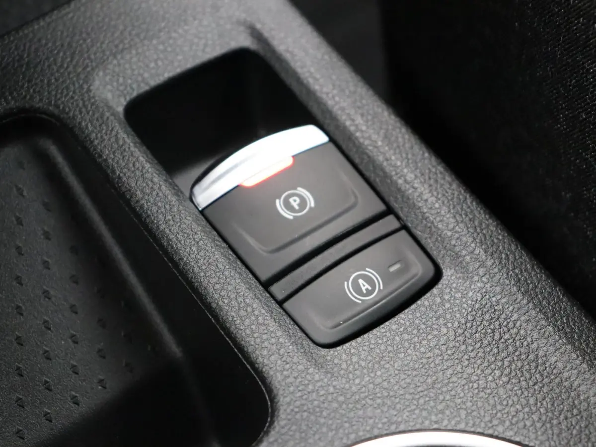 1.8 E-Tech full hybrid 160pk techno | Vijf jaar garantie | Stoel- en stuurwielverwarming | Achteruitrijcamera | Apple Carplay / Android Auto |