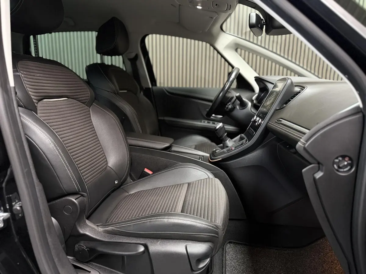 1.3 TCe Intens 7p. | Camera | Carplay | Dodehoek