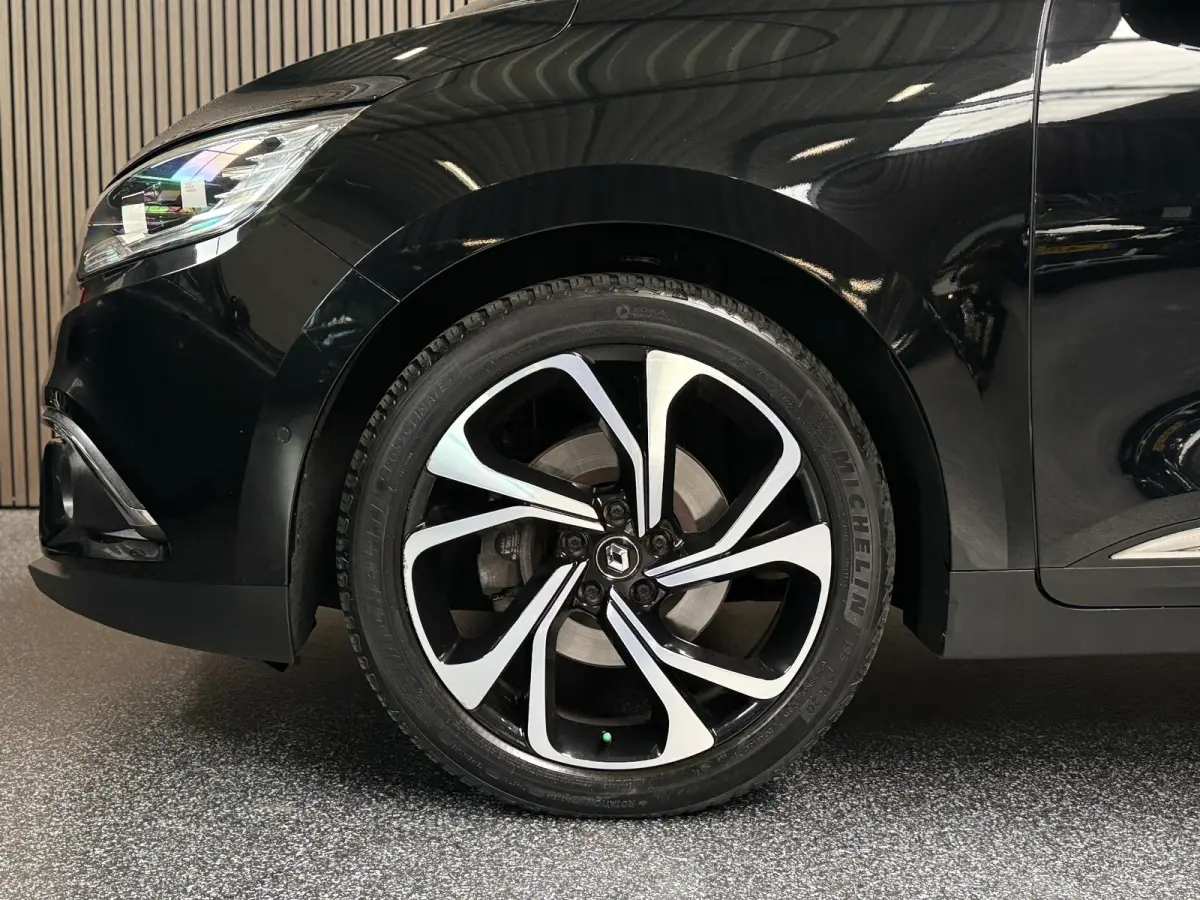 1.3 TCe Intens 7p. | Camera | Carplay | Dodehoek