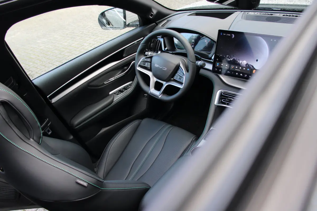 1.5 DM-i FWD Comfort | PANODAK | ADAPTIVE CRUISE | STOEL VERWARMING + VERKOELING | DODE HOEK | LANE ASSIST | AMBIENT LIGHTS | 360° CAMERA