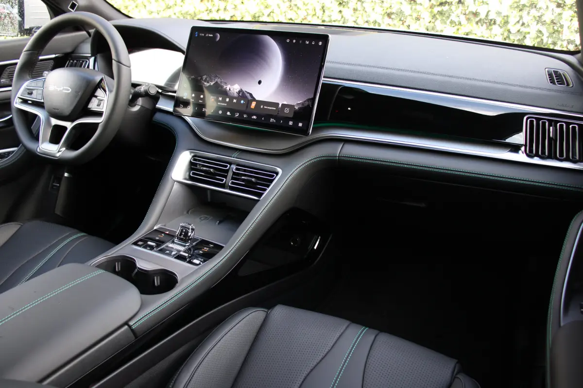 1.5 DM-i FWD Comfort | PANODAK | ADAPTIVE CRUISE | STOEL VERWARMING + VERKOELING | DODE HOEK | LANE ASSIST | AMBIENT LIGHTS | 360° CAMERA