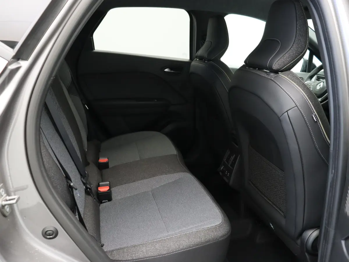 1.8 E-Tech full hybrid 160pk techno | Vijf jaar garantie | Stoel- en stuurwielverwarming | Achteruitrijcamera | Apple Carplay / Android Auto |