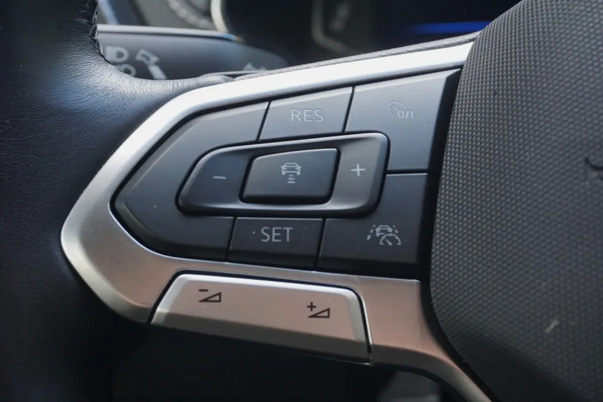 1.0 TSI R-Line Edition