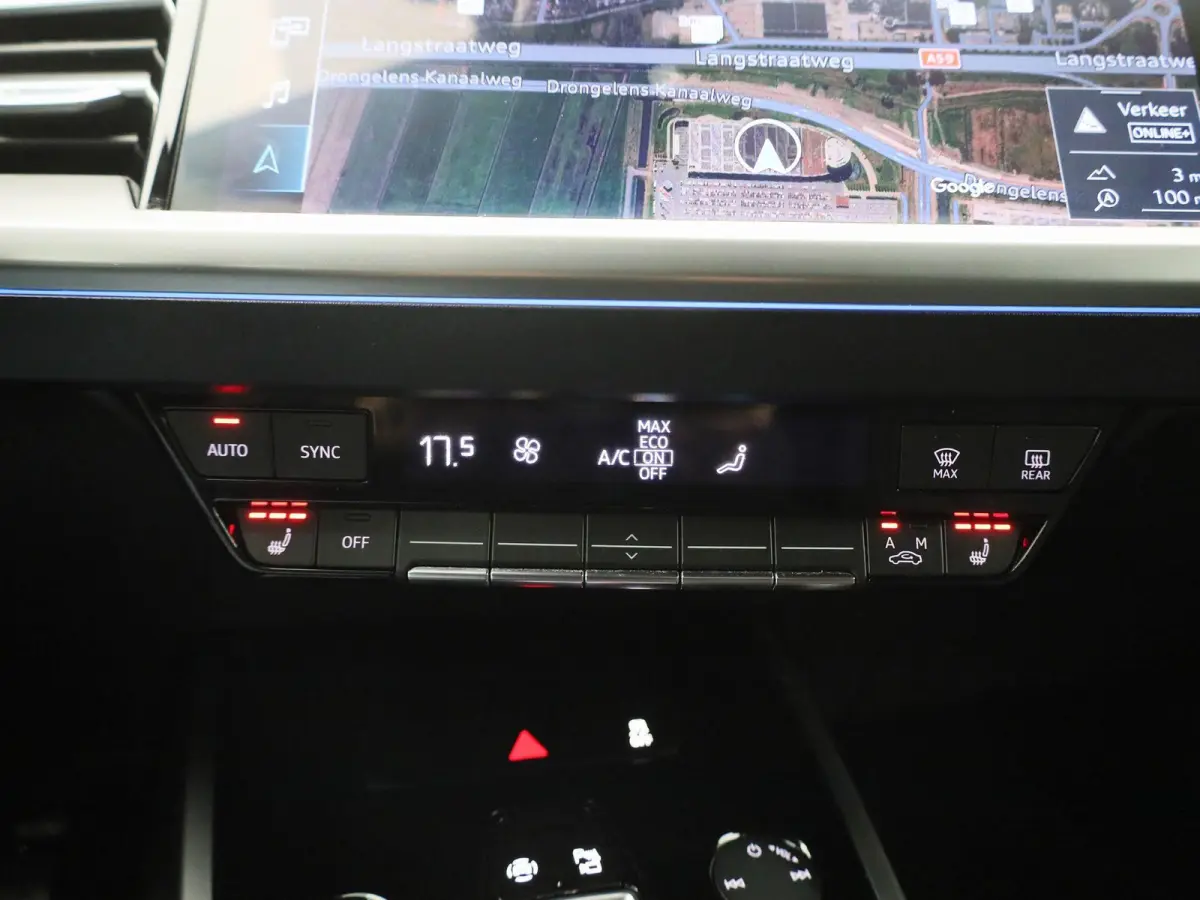 40 Launch edition Advanced Plus 77 kWh 204 PK | Automaat | Navigatie | Camera | Stoelverwarming | Climate Control | Lichtmetalen velgen |
