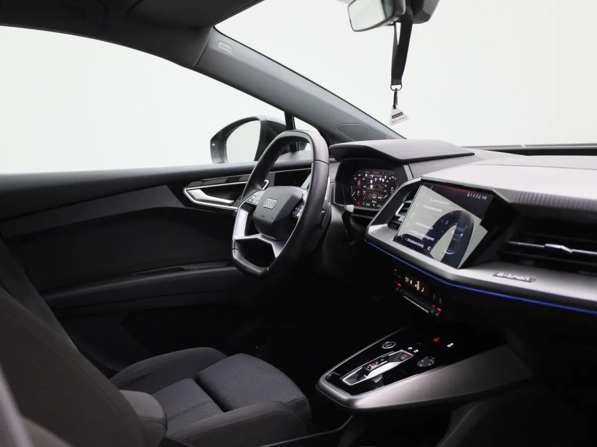 40 Launch edition Advanced Plus 77 kWh 204 PK | Automaat | Navigatie | Camera | Stoelverwarming | Climate Control | Lichtmetalen velgen |