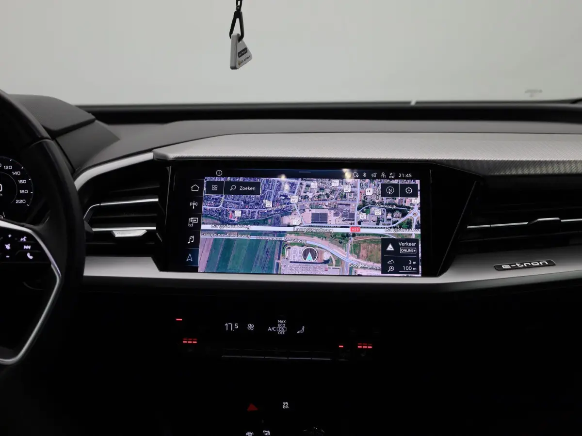 40 Launch edition Advanced Plus 77 kWh 204 PK | Automaat | Navigatie | Camera | Stoelverwarming | Climate Control | Lichtmetalen velgen |