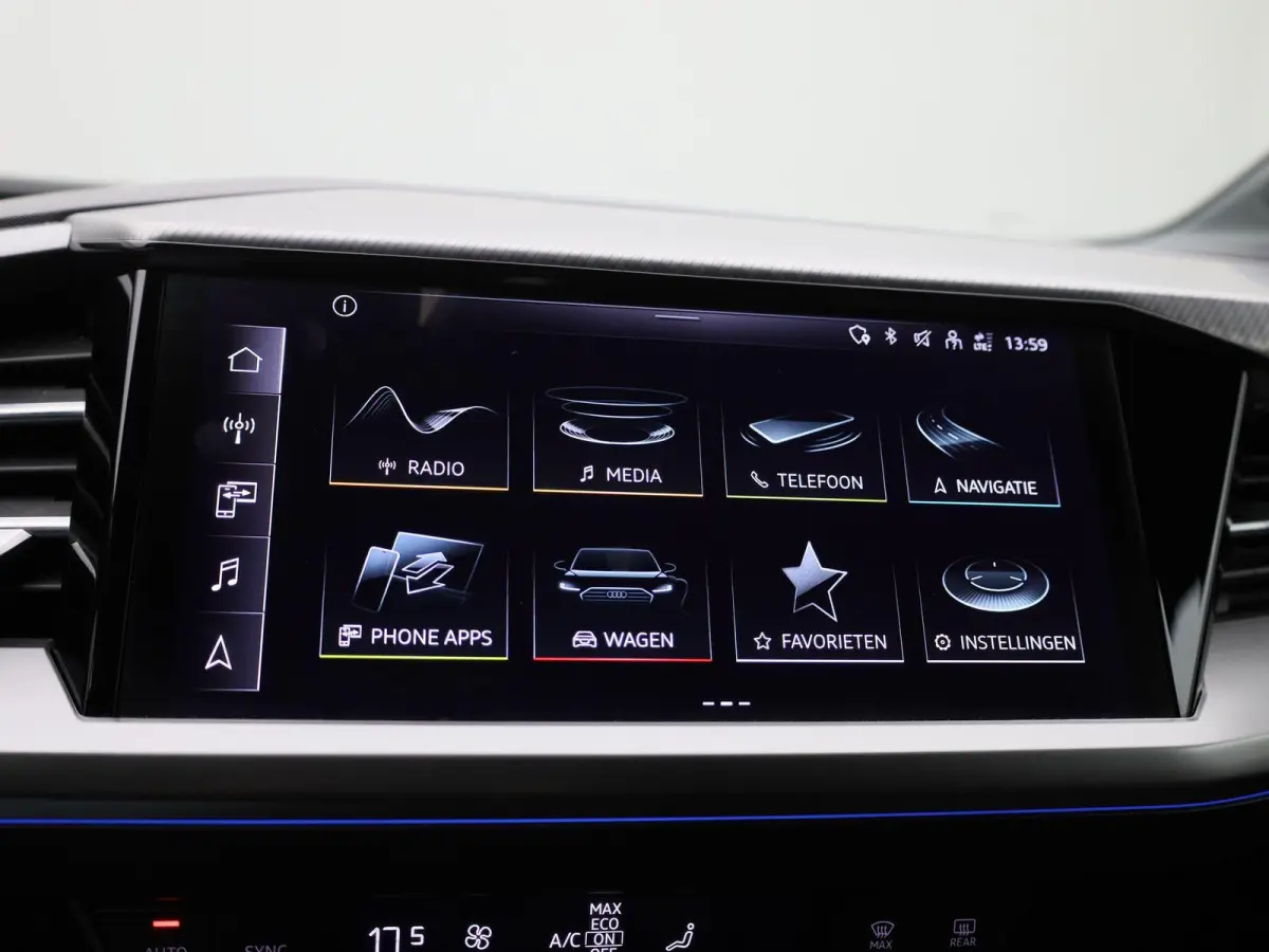 40 Launch edition Advanced Plus 77 kWh 204 PK | Automaat | Navigatie | Camera | Stoelverwarming | Climate Control | Lichtmetalen velgen |