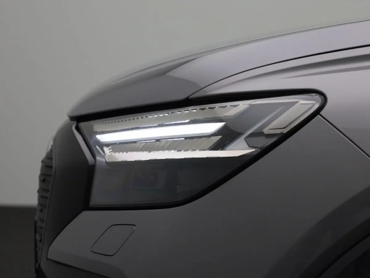 40 Launch edition Advanced Plus 77 kWh 204 PK | Automaat | Navigatie | Camera | Stoelverwarming | Climate Control | Lichtmetalen velgen |