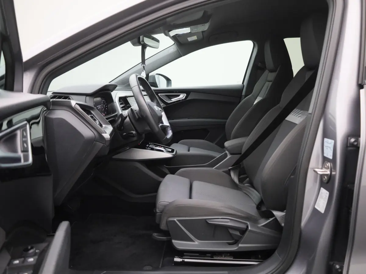 40 Launch edition Advanced Plus 77 kWh 204 PK | Automaat | Navigatie | Camera | Stoelverwarming | Climate Control | Lichtmetalen velgen |