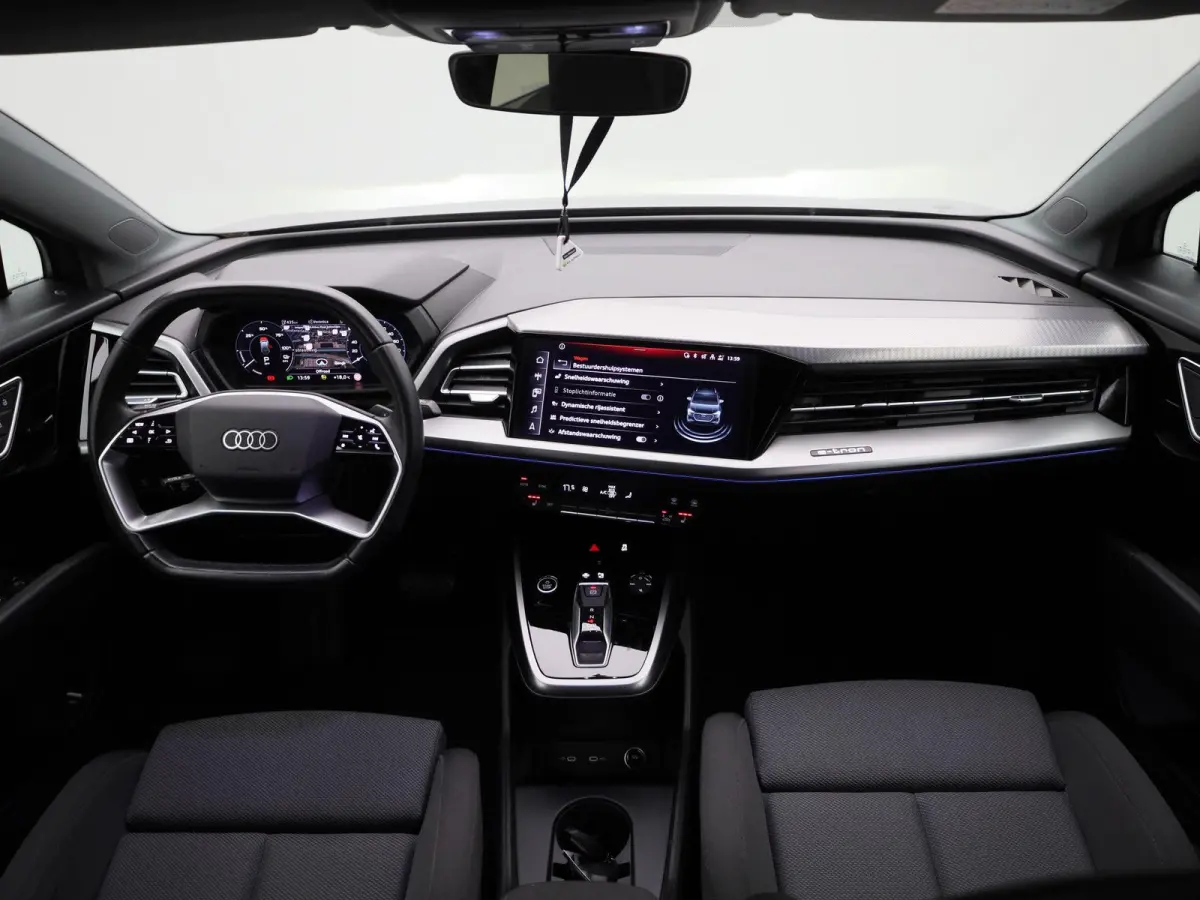 40 Launch edition Advanced Plus 77 kWh 204 PK | Automaat | Navigatie | Camera | Stoelverwarming | Climate Control | Lichtmetalen velgen |