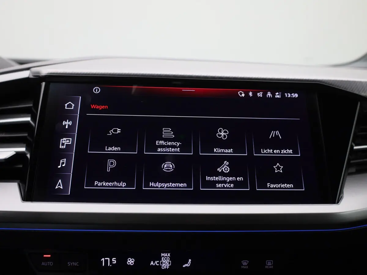 40 Launch edition Advanced Plus 77 kWh 204 PK | Automaat | Navigatie | Camera | Stoelverwarming | Climate Control | Lichtmetalen velgen |