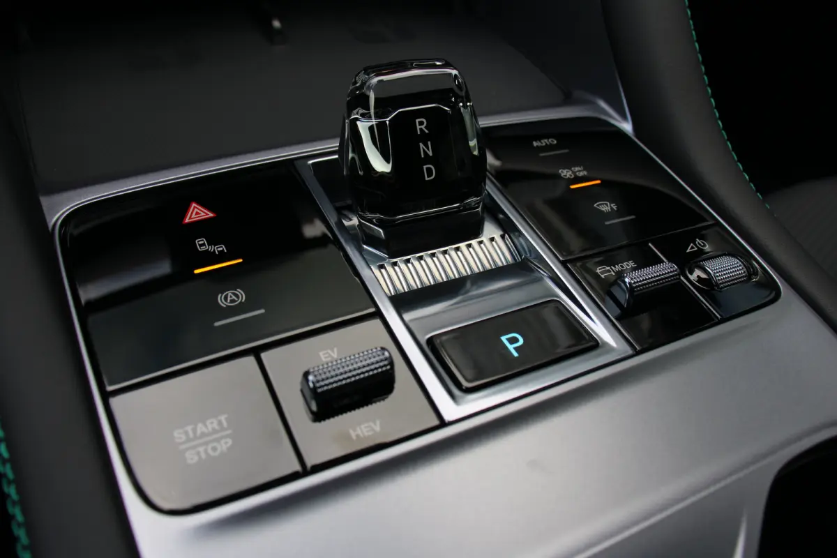 1.5 DM-i FWD Comfort | PANODAK | ADAPTIVE CRUISE | STOEL VERWARMING + VERKOELING | DODE HOEK | LANE ASSIST | AMBIENT LIGHTS | 360° CAMERA