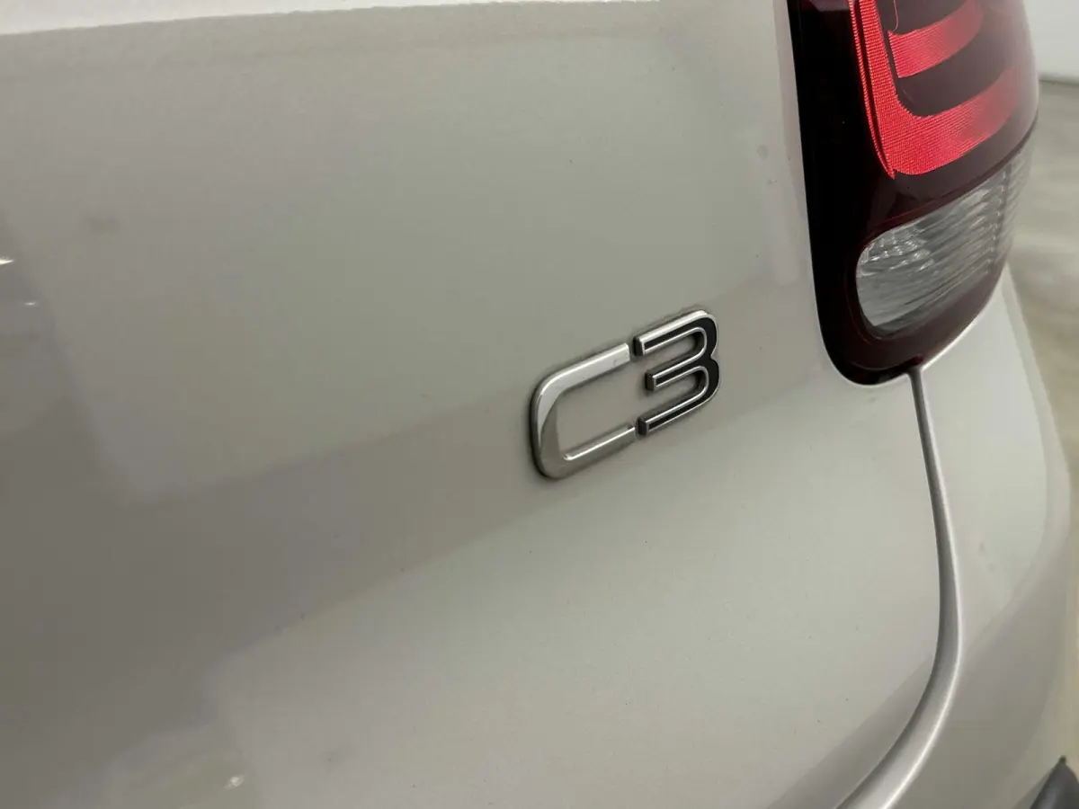 110pk Shine | Camera | Navigatie | CarPlay | Climate Control
