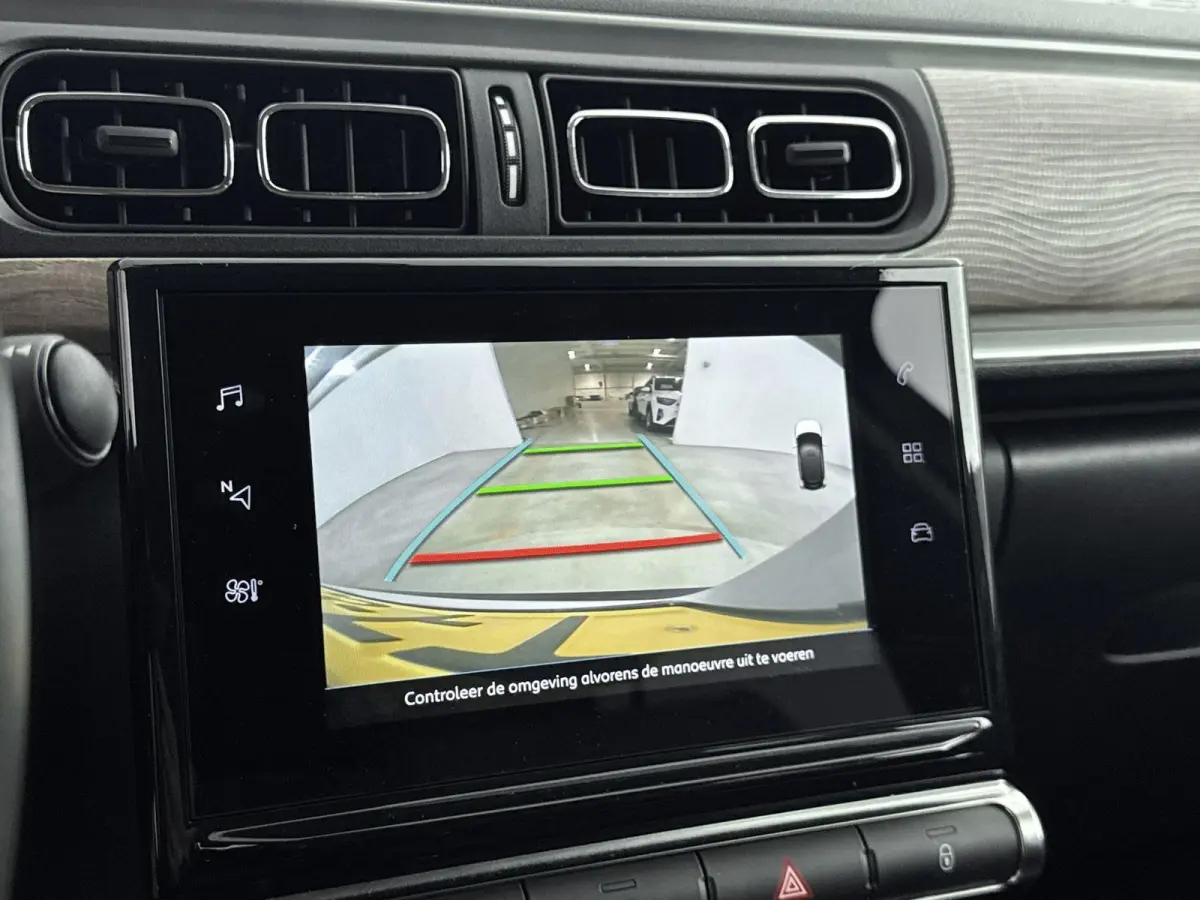 110pk Shine | Camera | Navigatie | CarPlay | Climate Control