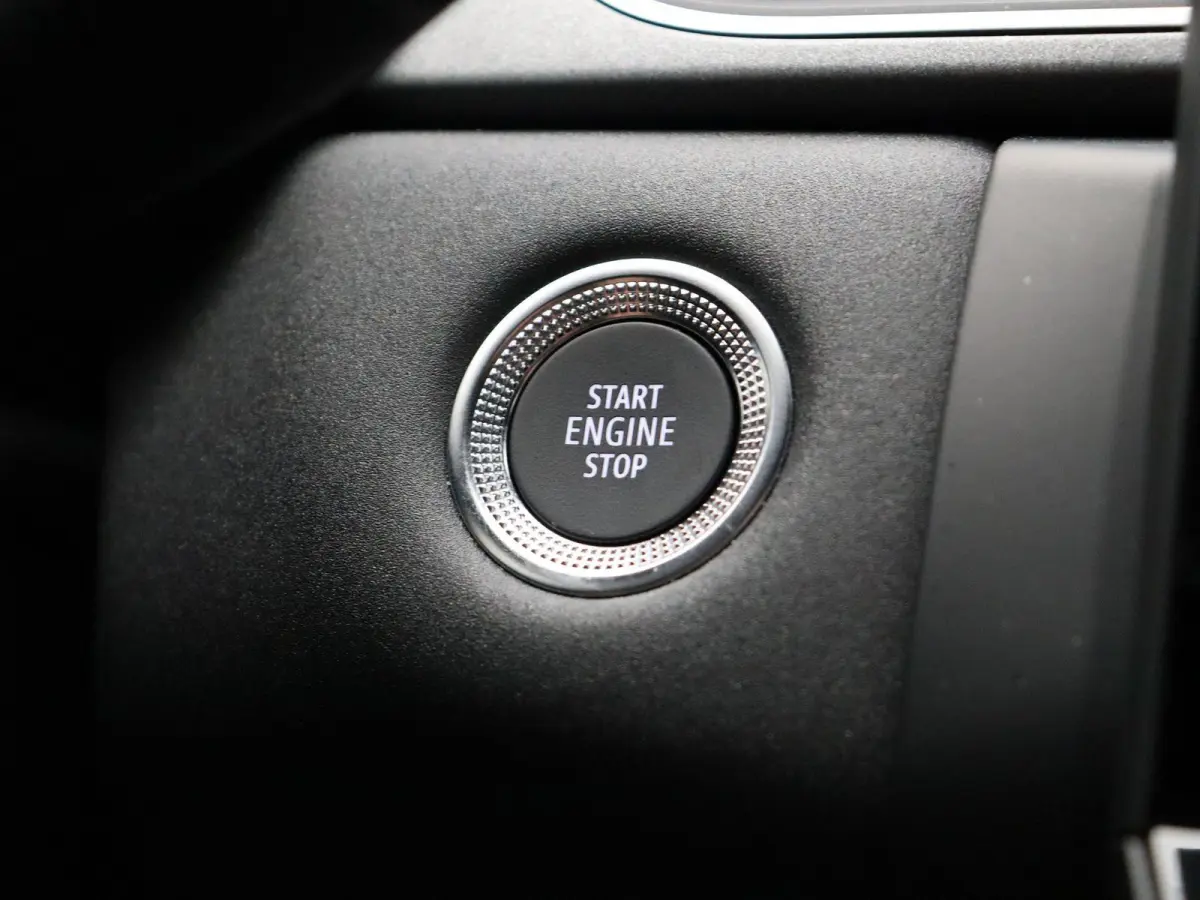 1.8 E-Tech full hybrid 160pk techno | Vijf jaar garantie | Stoel- en stuurwielverwarming | Achteruitrijcamera | Apple Carplay / Android Auto |
