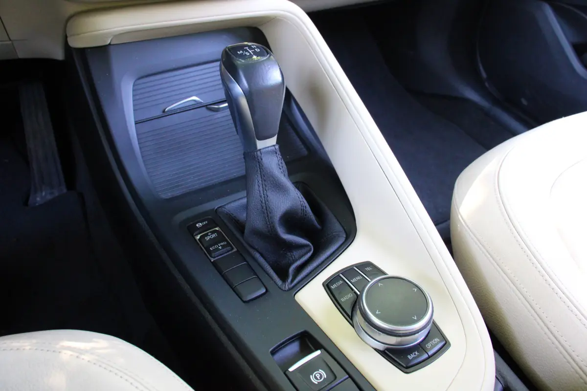 sDrive20i Centennial High Executive | NL-AUTO! | TREKHAAK | STOELVERWARMING | DEALER OH! | PARK SENS | LEDER | LED | NAVI | CLIMA