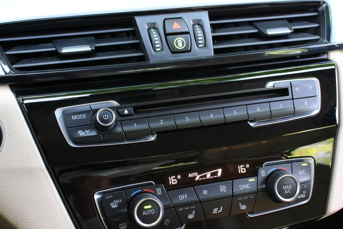 sDrive20i Centennial High Executive | NL-AUTO! | TREKHAAK | STOELVERWARMING | DEALER OH! | PARK SENS | LEDER | LED | NAVI | CLIMA
