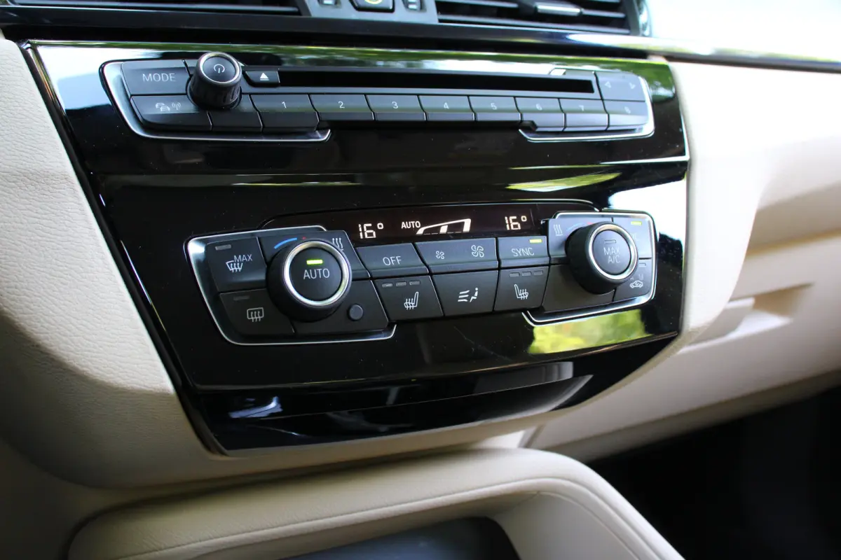 sDrive20i Centennial High Executive | NL-AUTO! | TREKHAAK | STOELVERWARMING | DEALER OH! | PARK SENS | LEDER | LED | NAVI | CLIMA