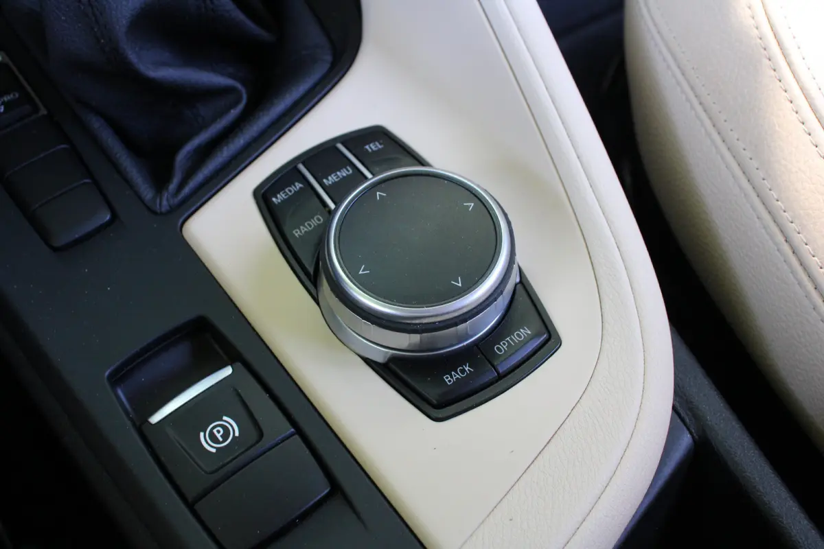 sDrive20i Centennial High Executive | NL-AUTO! | TREKHAAK | STOELVERWARMING | DEALER OH! | PARK SENS | LEDER | LED | NAVI | CLIMA