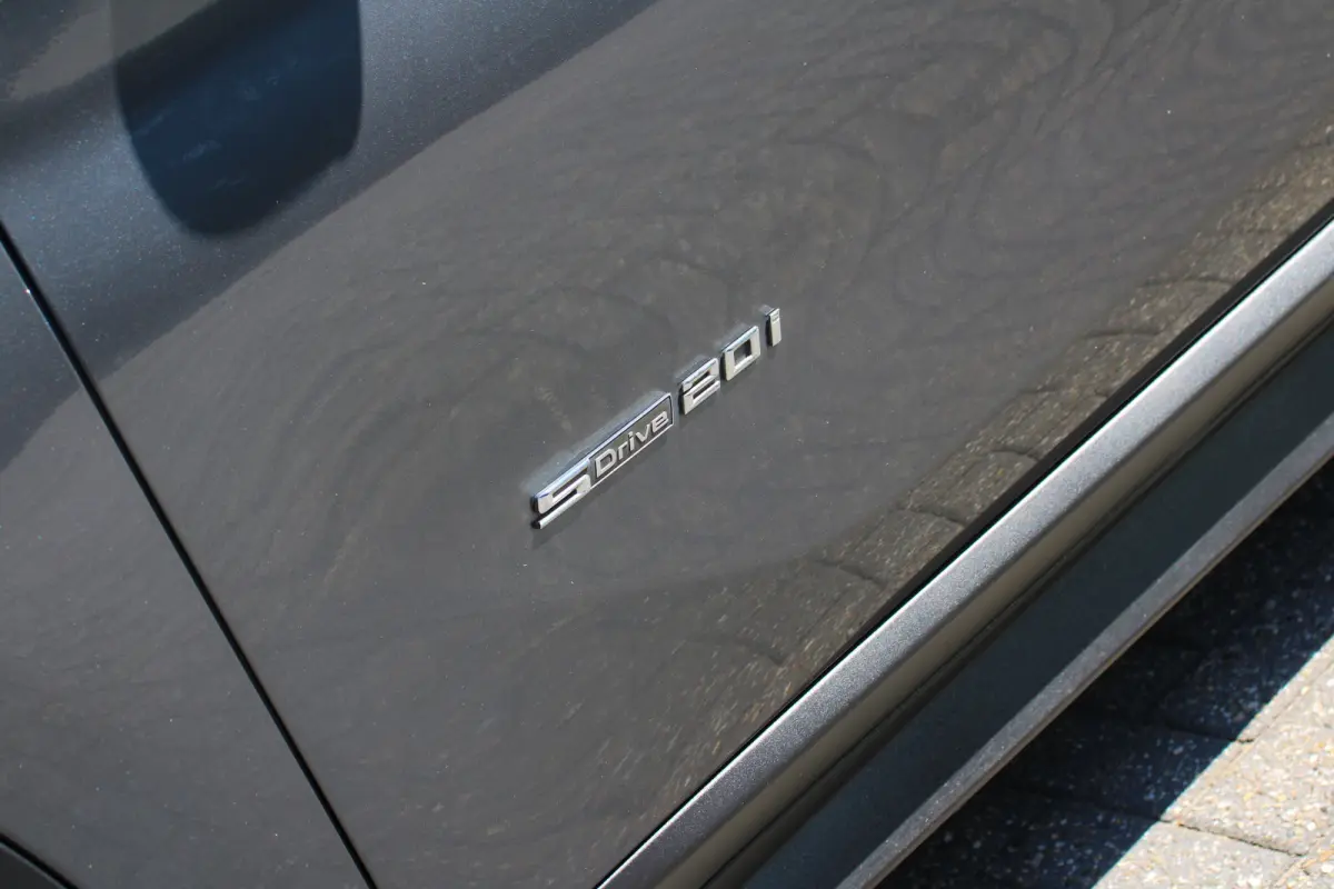 sDrive20i Centennial High Executive | NL-AUTO! | TREKHAAK | STOELVERWARMING | DEALER OH! | PARK SENS | LEDER | LED | NAVI | CLIMA