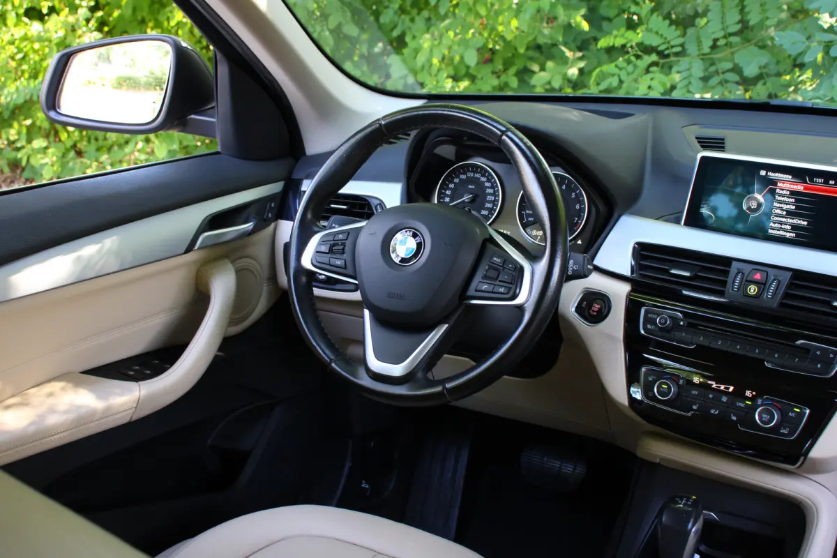 sDrive20i Centennial High Executive | NL-AUTO! | TREKHAAK | STOELVERWARMING | DEALER OH! | PARK SENS | LEDER | LED | NAVI | CLIMA