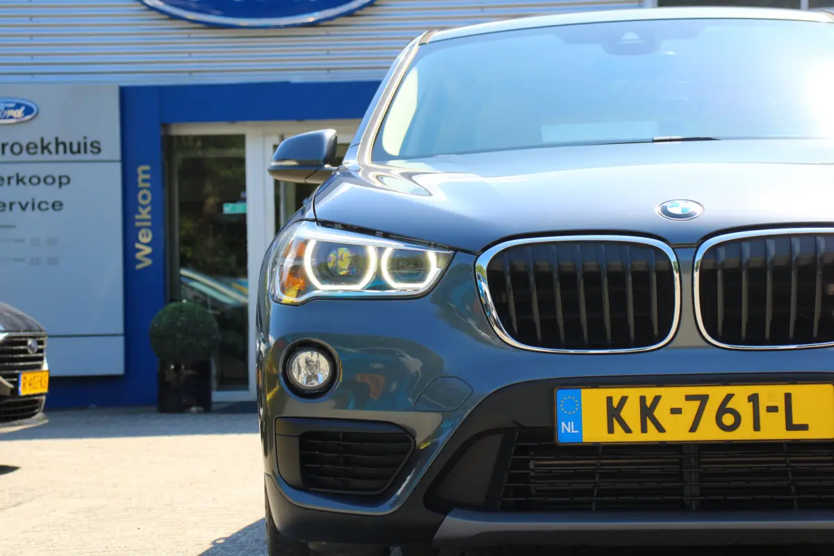 sDrive20i Centennial High Executive | NL-AUTO! | TREKHAAK | STOELVERWARMING | DEALER OH! | PARK SENS | LEDER | LED | NAVI | CLIMA
