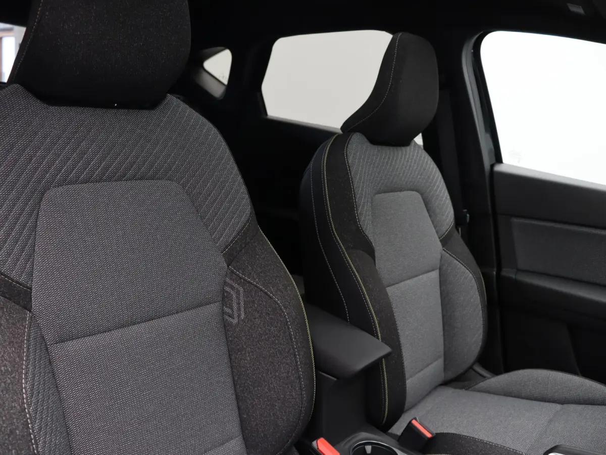 1.8 E-Tech full hybrid 160pk techno | Vijf jaar garantie | Stoel- en stuurwielverwarming | Achteruitrijcamera | Apple Carplay / Android Auto |