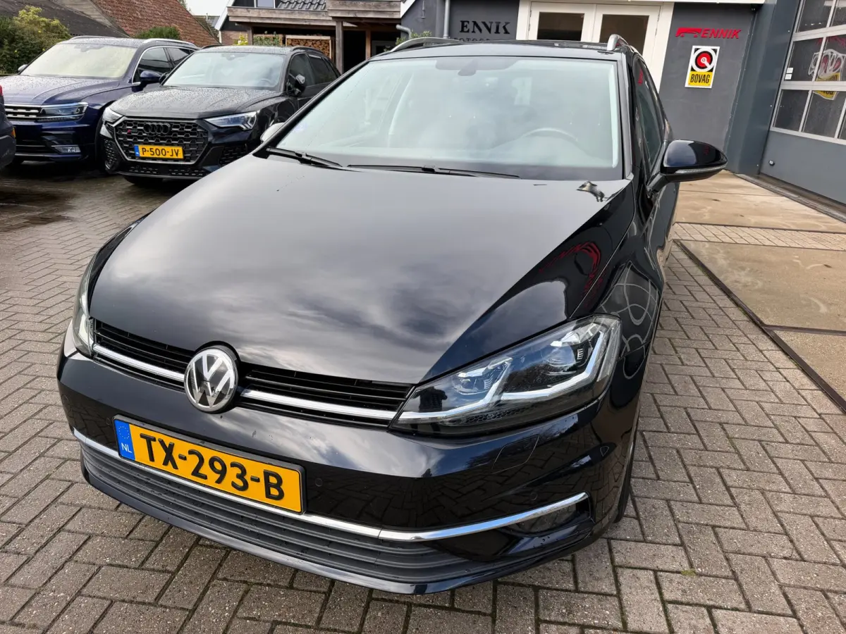 1.5 TSI Highline Business R / ACC / Massage / Trekhaak / Led / Zeer nette auto !