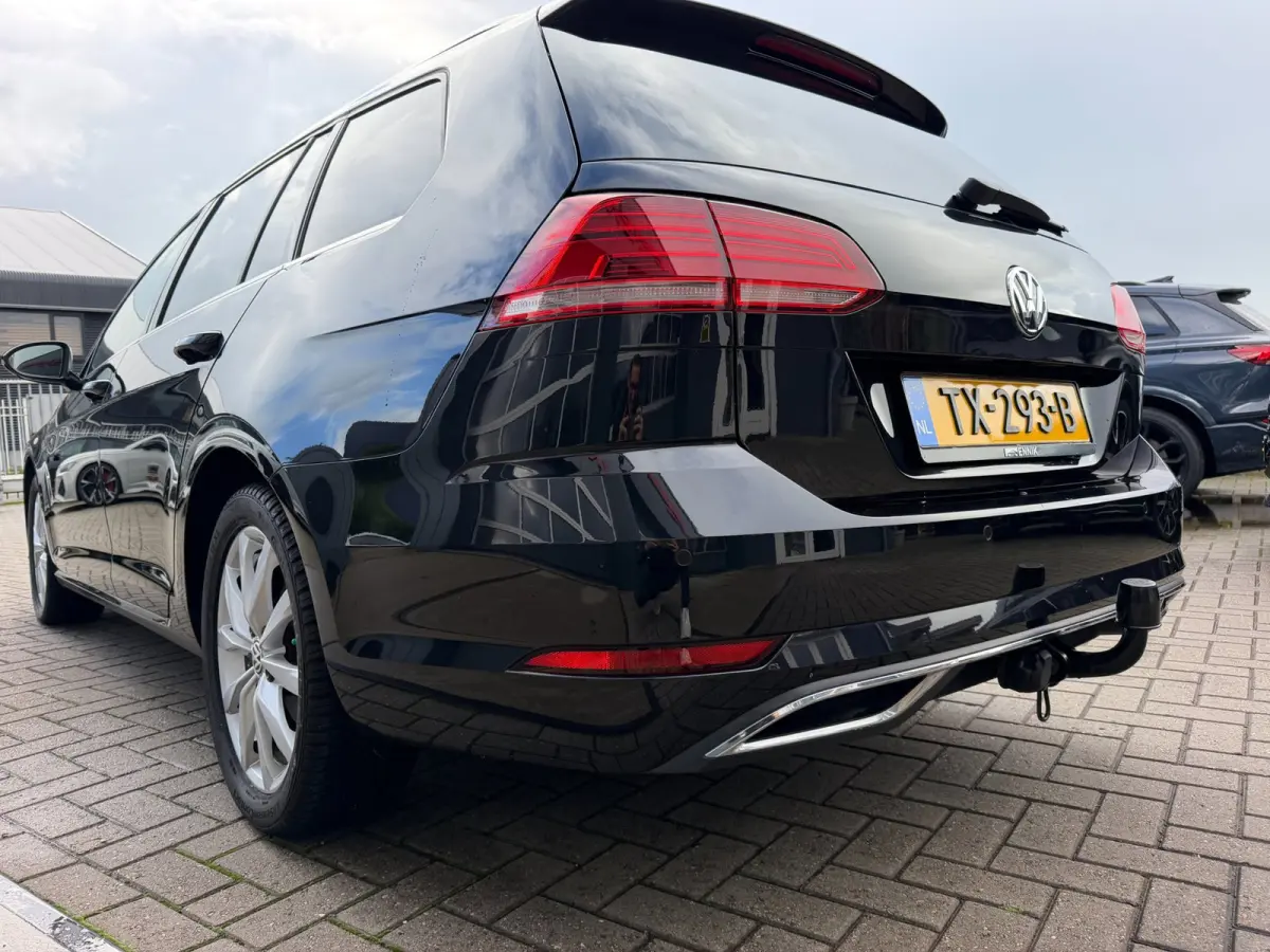 1.5 TSI Highline Business R / ACC / Massage / Trekhaak / Led / Zeer nette auto !