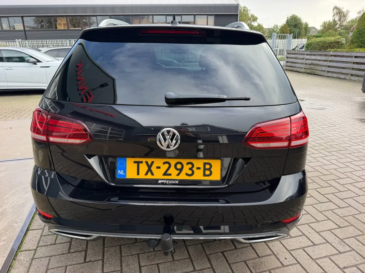 1.5 TSI Highline Business R / ACC / Massage / Trekhaak / Led / Zeer nette auto !